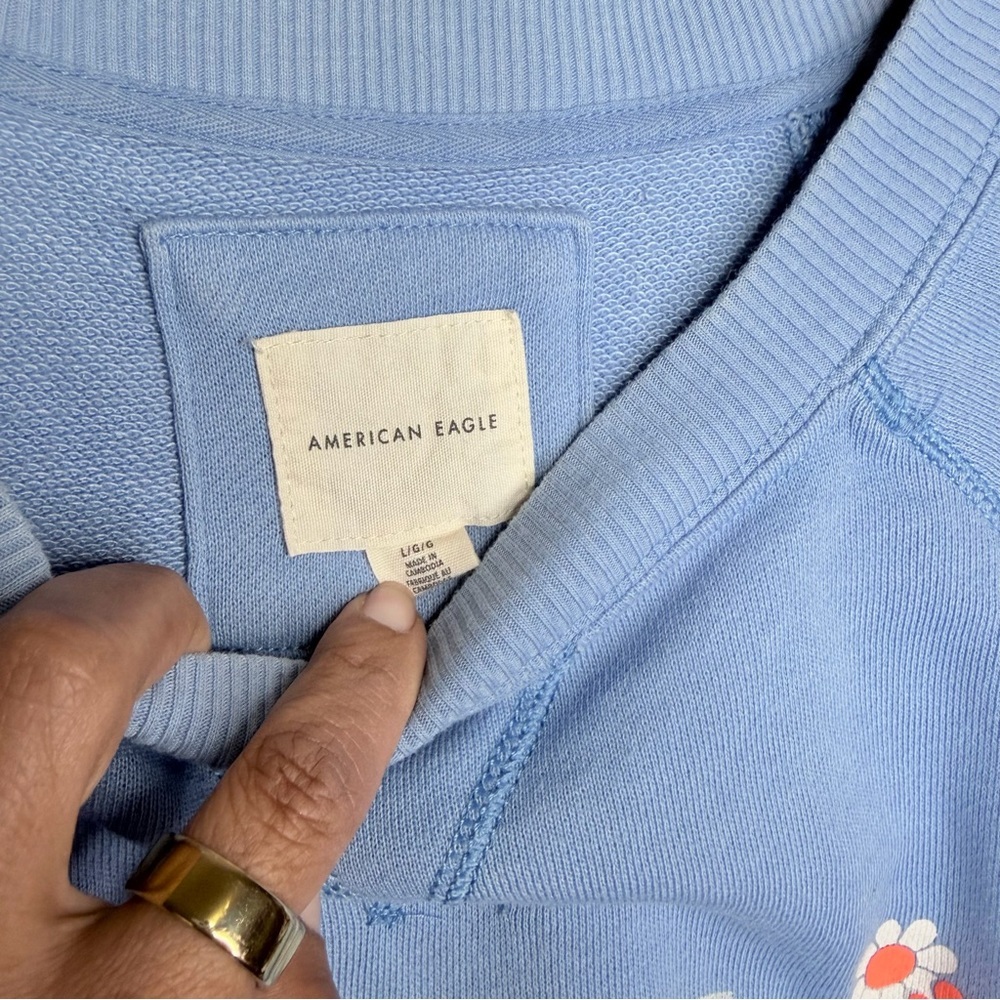 American Eagle Light Blue Crewneck Sweatshirt with Logo & Daisy Design - Picture 6 of 7
